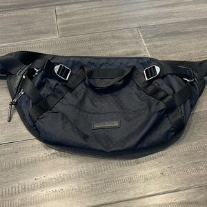 Athleta excursion large belt bag